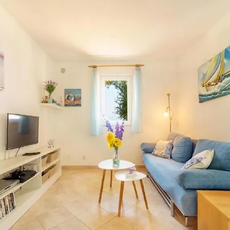 Lumbarda Resort Apartments